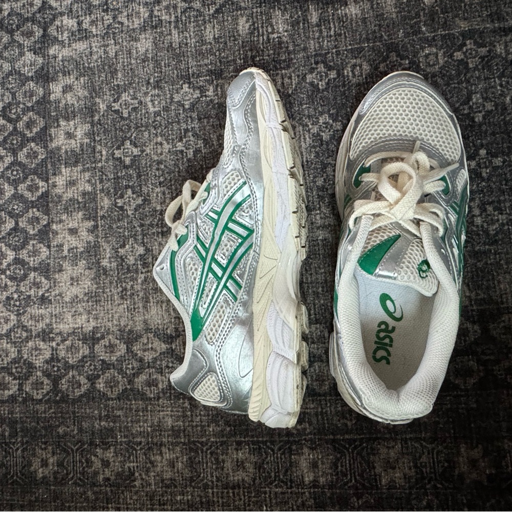ASICS women’s lifestyle shoes - Silver and Green